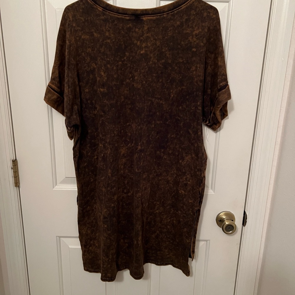 Rust colored Tee - Picture 3 of 5